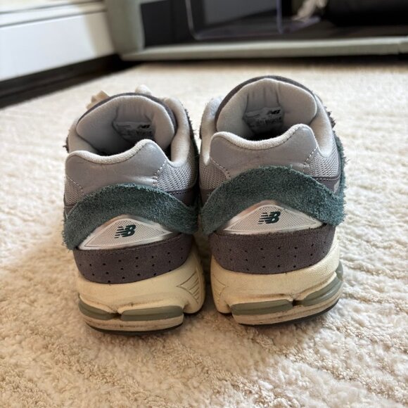 New Balance 2002r Sneakers - Picture 6 of 7